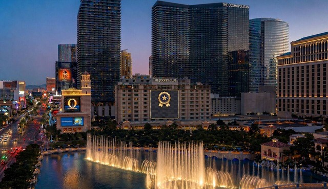 Stay Together Suites - Group Condominium, Sleeps 16, Center Strip - Jockey Club