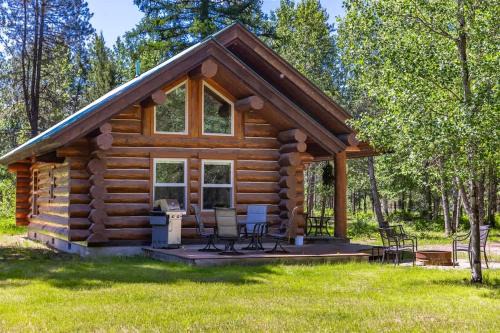 Steps to the River River Edge Cabin