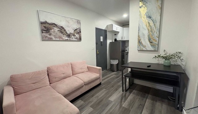 Stylish 2BR Midtown West Near Times Square
