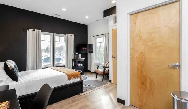 Stylish Studio with Kitchen, Central Danbury