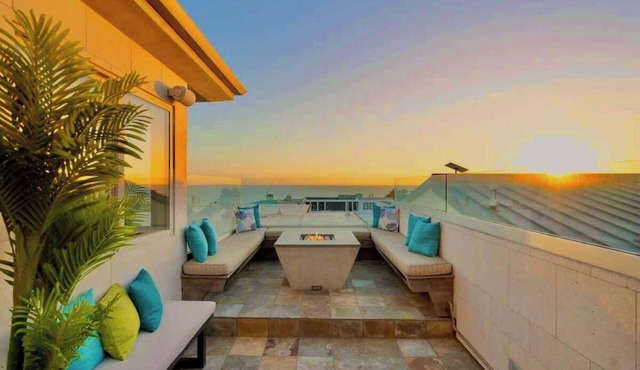 Sunny Home by the Beach | Free Parking
