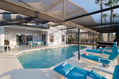 Sunny South Facing Pool with Hot Tub and Lake View Near Disney