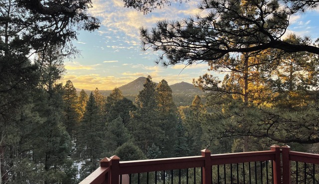 Sunset Grove: New Hot Tub|Stunning Views|Game Room