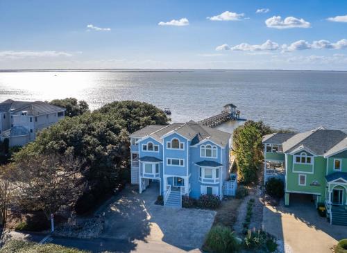 Sunset Sonata - Corolla, Monteray Shores, Soundfront, Pool, Pool Table, Pets OK, Community Amenities
