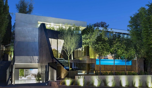 Sunset Strip, 2 Pools