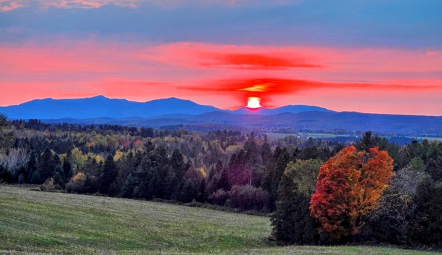 Sunsets Await! Fully renovated farmhouse with green mountain views