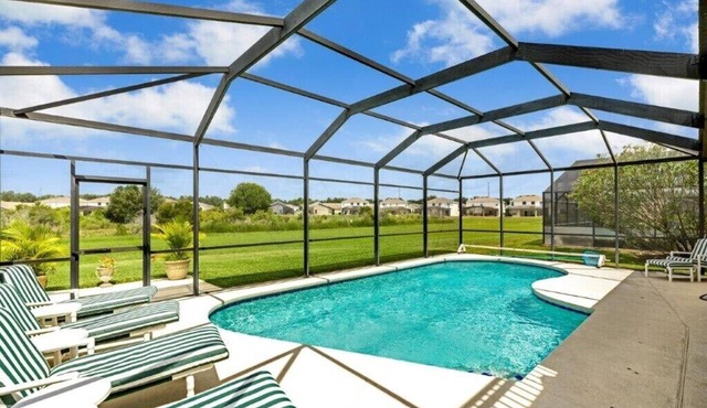 Sunstreams Villa Executive 5 bedroom home, large pool private Conservation views