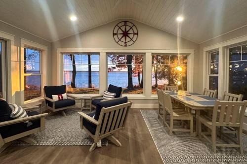The Blue Bungalow, Seneca Lake