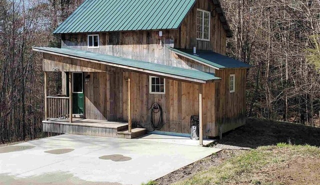 The Cabin at Woodside Homestead - Two Bedroom Getaway in Sullivan Close to Keene