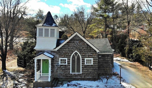 The Green Mountain Chapel/Old Church repositioned into 3 BR