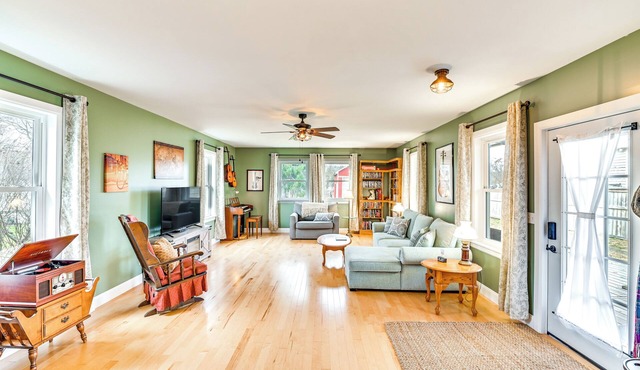 'The Olde Westerlo Village House' - Summer Escape