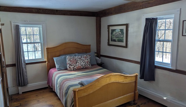 The Parlour - private studio in a historic 1740 colonial house