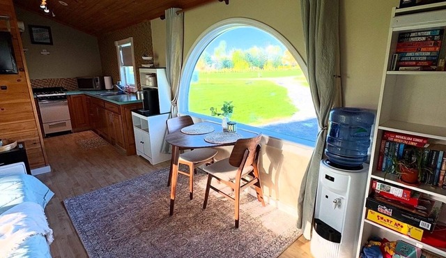 Tiny Glamping Experience with AC and access to Lake Champlain