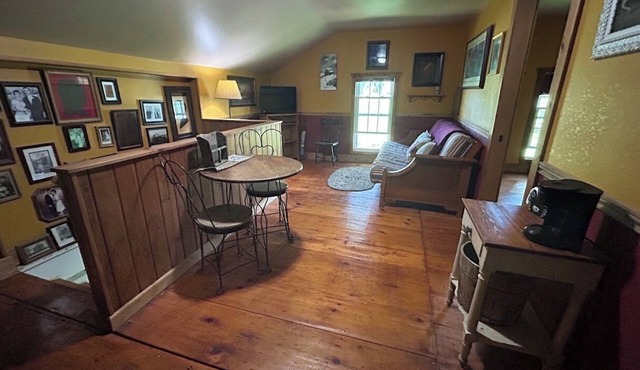 Traditional bed & breakfast - Hunter Hill Farm - One Bedroom Private Bathroom