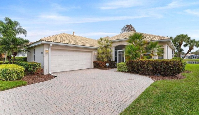 Tranquil 2/2 lakefront home in Palmer Ranch - Marina Sunrise