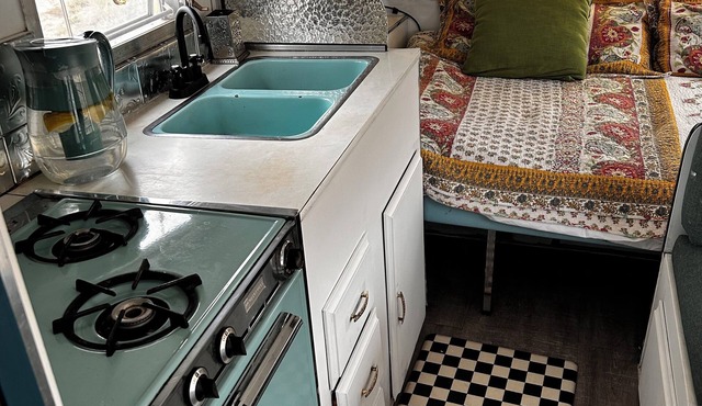 Tranquil and Charming Vintage Trailer in Santa Fe for a peaceful getaway