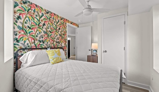 TreeHouse Lodge*Walk to Beach*Pet-Friendly (#105)