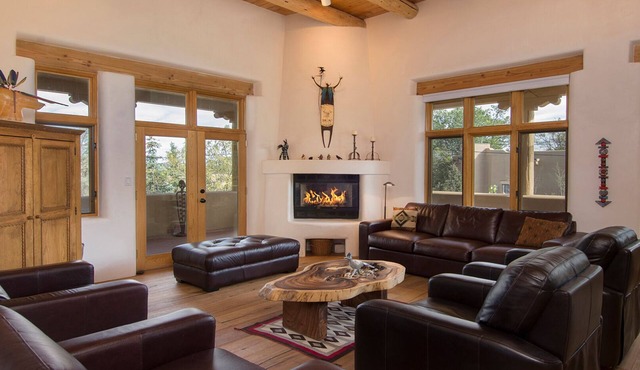 Two gorgeous FIVE STAR family homes in the Historic District near everything!