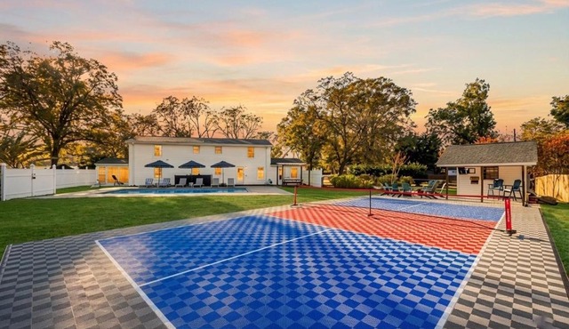 Ultimate Group Getaway Pool Pickleball 5BR