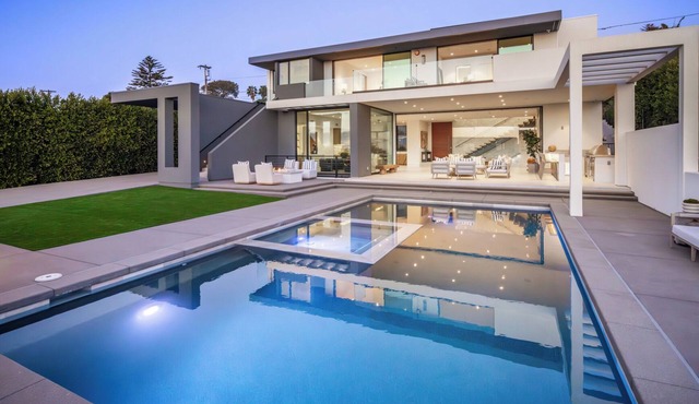 Ultra-Luxe Smart Estate w/Pool, Sauna & Casita Near the Beach