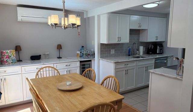 Updated 3-bedroom with AC on Eastman Lake & Golf Course - near Dartmouth College