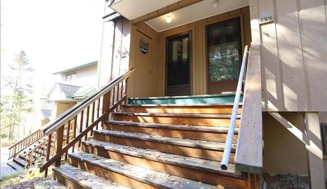 Updated Pet Friendly Windsor Hill Condo in WV