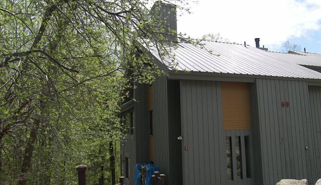 Updated, spacious, AC/FP, pool access, near Loon. C6901 by LRS
