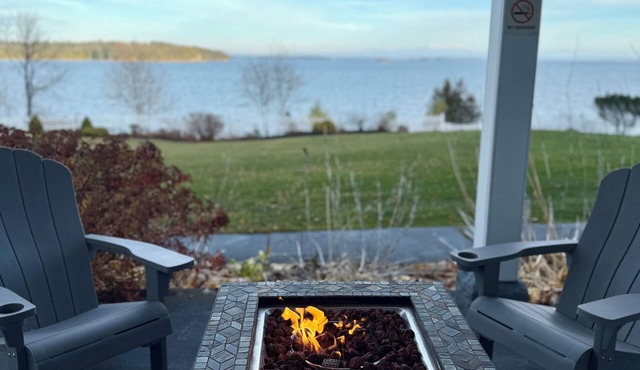Valcour Inn & Boathouse