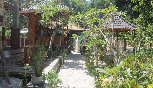 Villa Green House