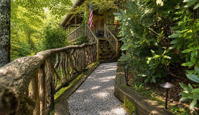 Walk Everywhere, Large Fenced Yard Perfect for Kids/Dogs, Wood Burning Fireplace