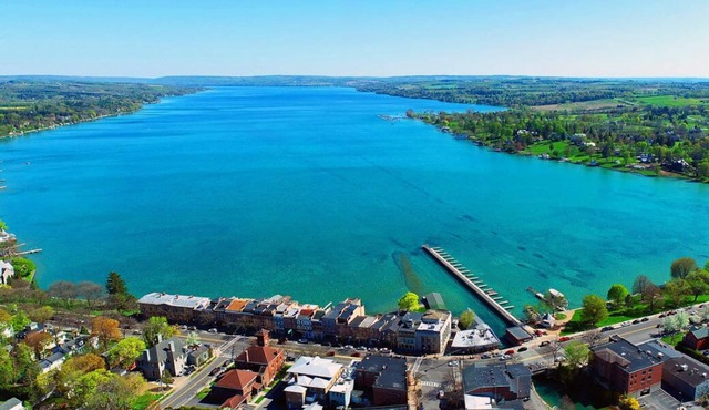 WALK TO SKANEATELES LAKE! Upstate New York Farmhouse Home For Summer Rental!