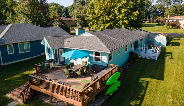 Waterfront 4BR/2.5BA W/2 Large Decks | Haven K
