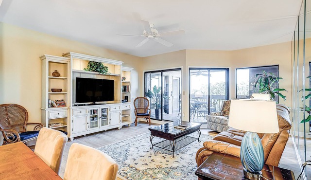 Waterfront Escape w/a Furnished Balcony, Harbor View, Fast WiFi, & Shared Pool