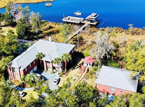 Waterfront Suite with Pool & Dock