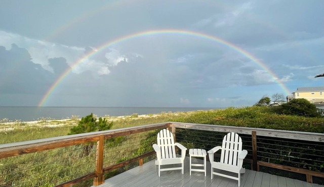 Waters Edge Beachfront Private Residence - Ground Level Home