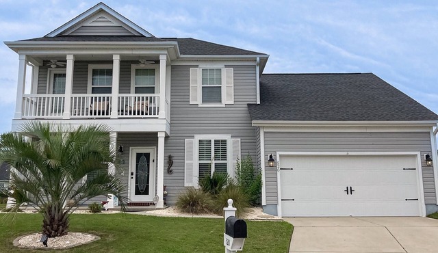 Waterway home with enclosed yard on cul de sac