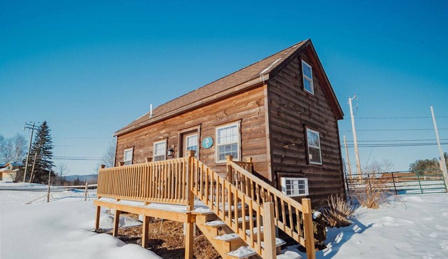 White Mountains Lakeside Log Cabin Solo Retreat