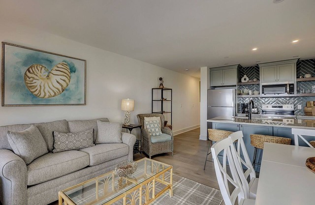Oceanfront Villa, Heated Beachside Pool!