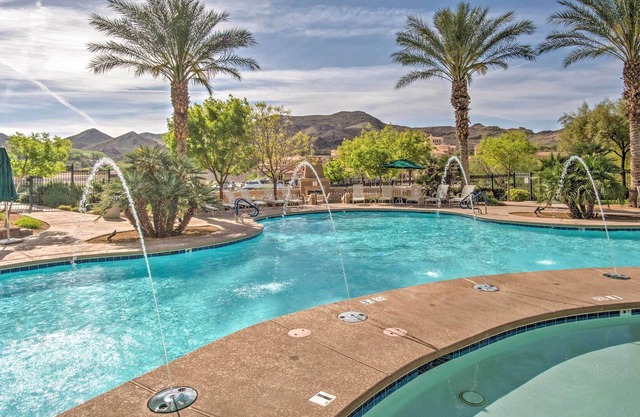 Quaint Henderson Resort Studio w/ Lake View!