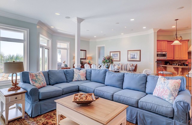 Spacious Oceanfront Home w/ Free WiFi, Views & Private Heated Outdoor Pool