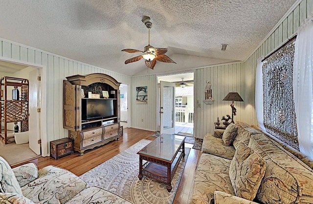 Summer Cottage 9