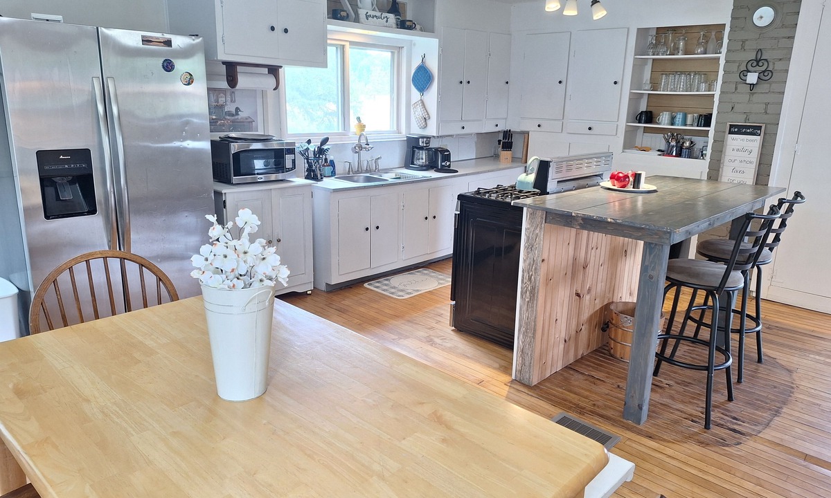 Laurium House | Escape to our farmhouse on 79 acres 4 ponds minutes from Calumet and Hancockn