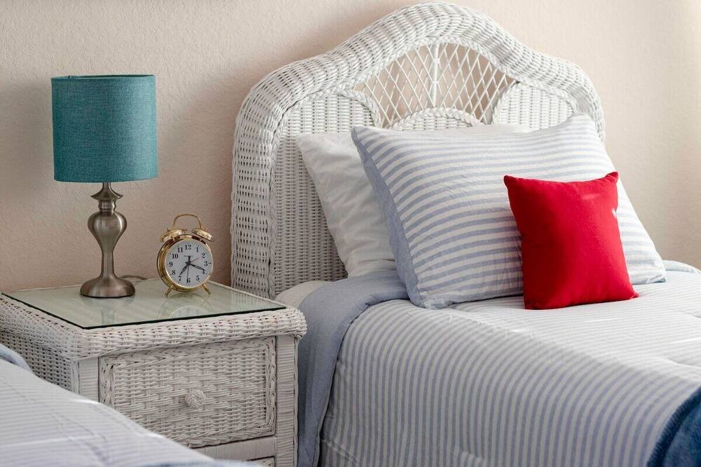 Photo of Bedroom in Bahama Bay