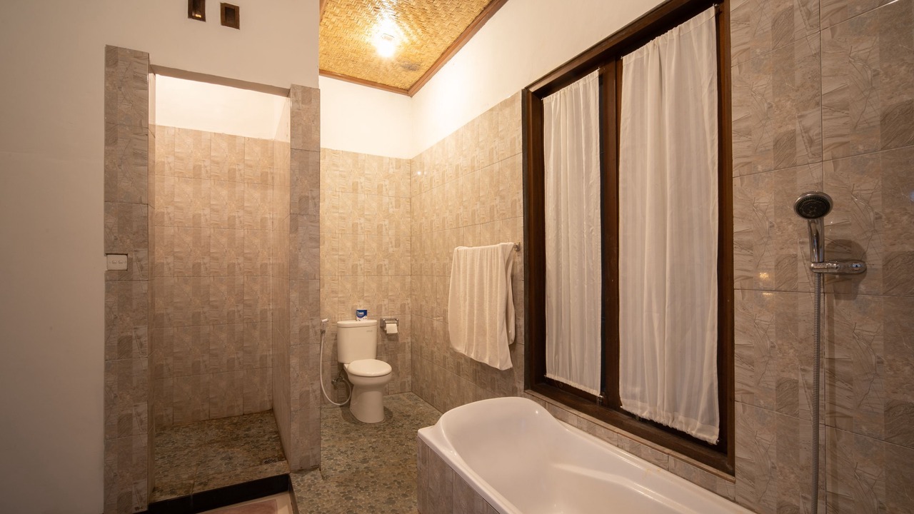 Photo of Bathroom in Kedewatan