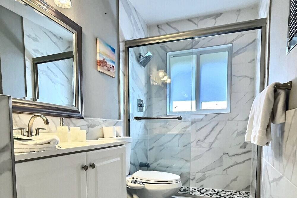 Photo of Bathroom in Wilton Manors