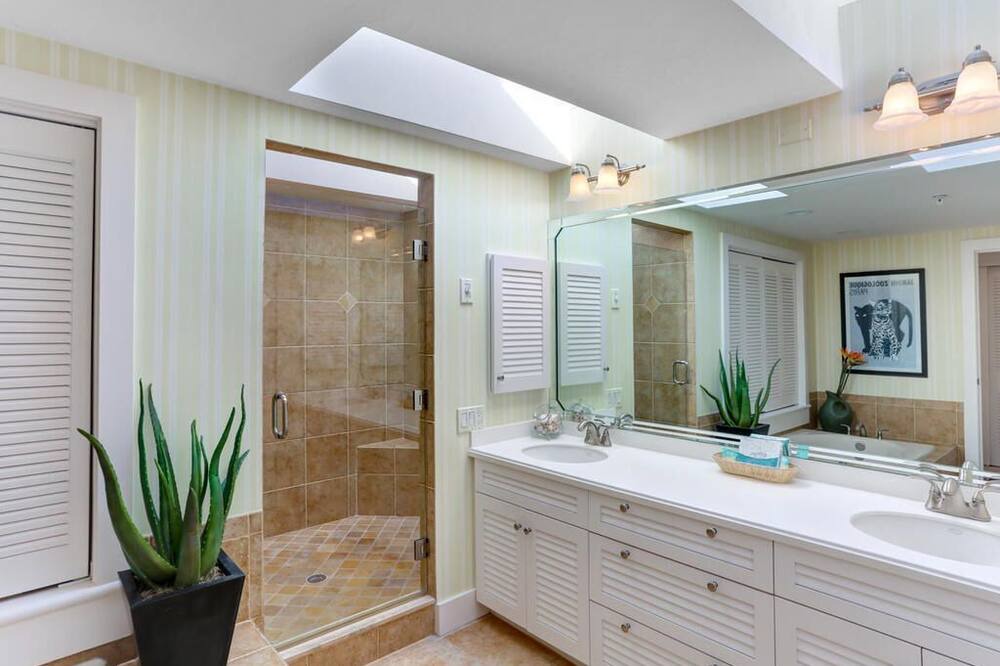 Photo of Bathroom in Captiva