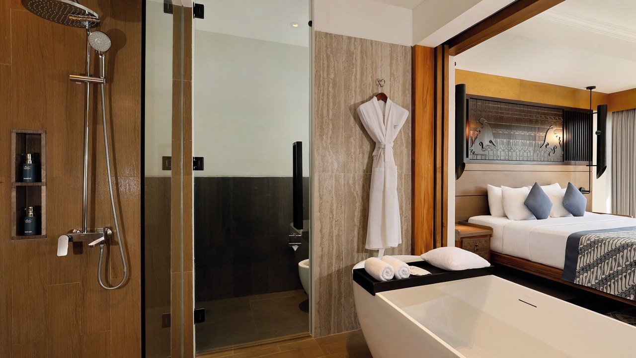 Photo of Bathroom in Kartika Plaza
