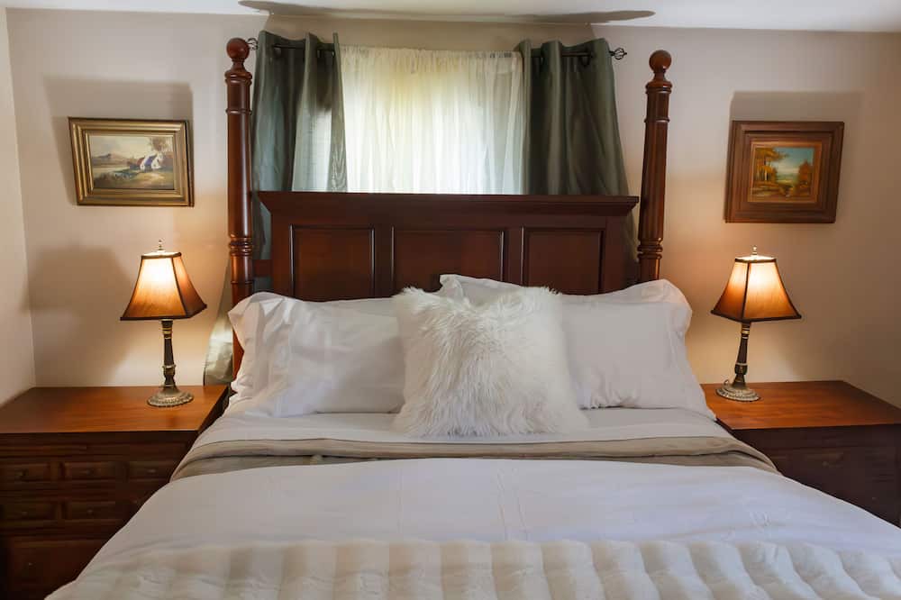 Photo of Bedroom in Skaneateles