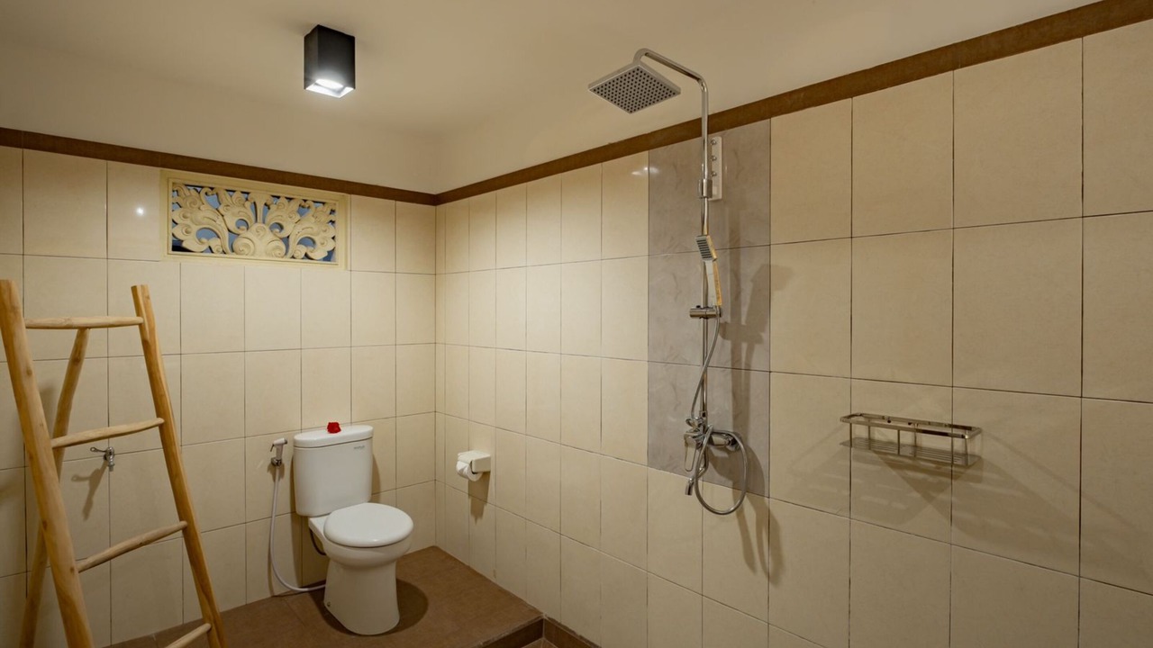 Photo of Bathroom in Singakerta