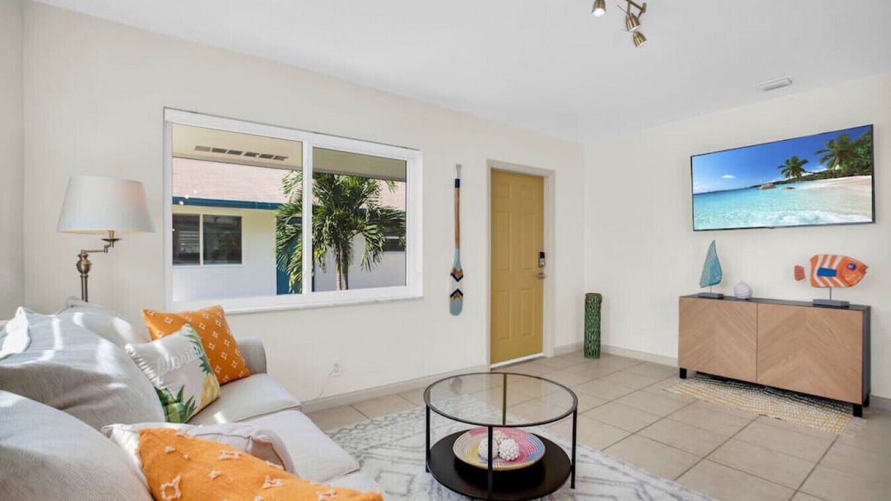 Photo of Livingroom in River Oaks